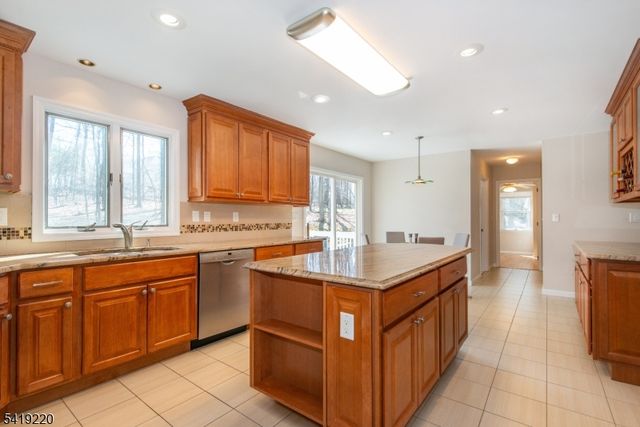 43 WILKESHIRE BLVD, Randolph Twp., NJ 07869