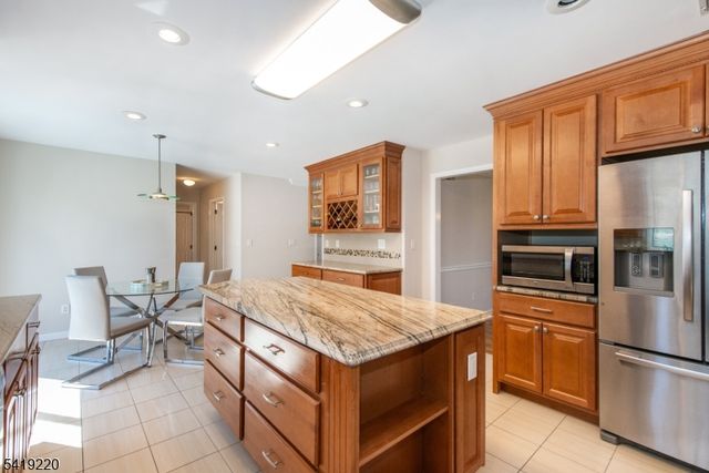 43 WILKESHIRE BLVD, Randolph Twp., NJ 07869