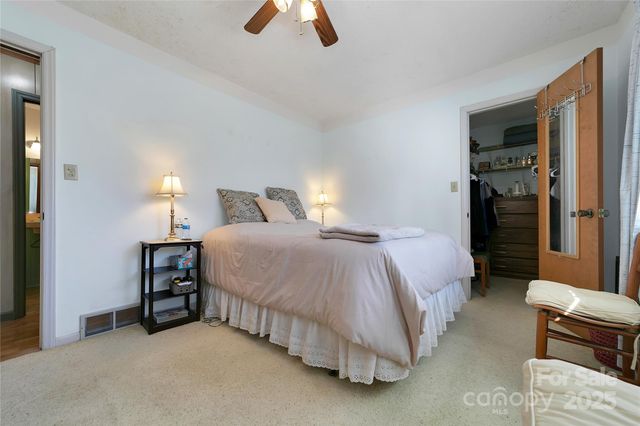 177 Walelu Court, Brevard, NC 28712