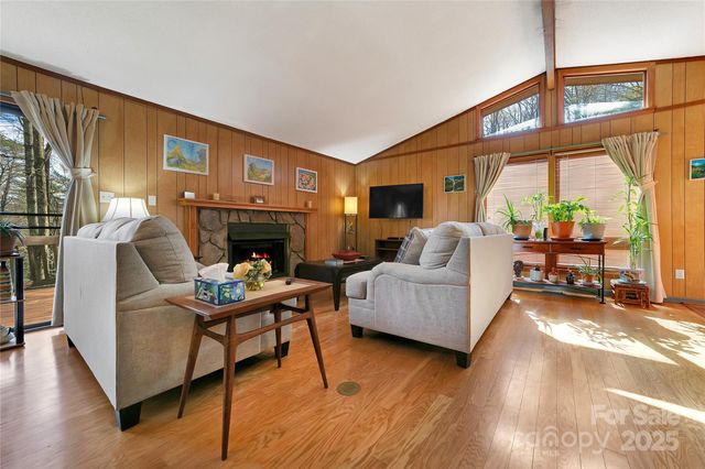 177 Walelu Court, Brevard, NC 28712