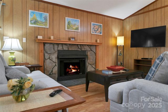 177 Walelu Court, Brevard, NC 28712