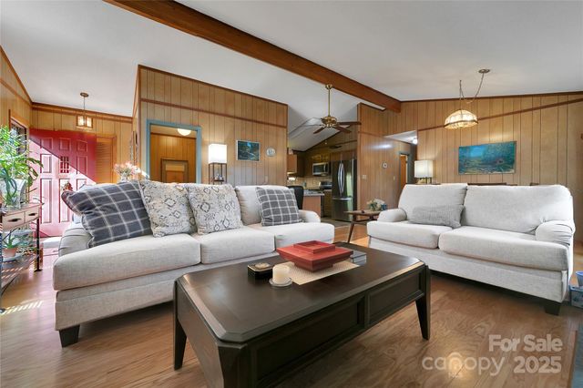 177 Walelu Court, Brevard, NC 28712