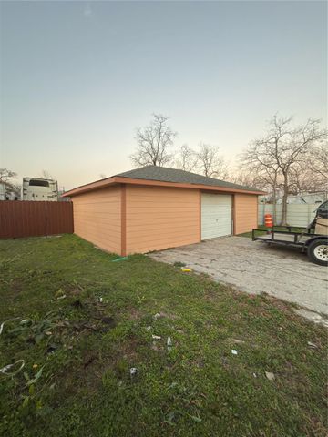 15917 De Zavalla Road, Channelview, TX 77530