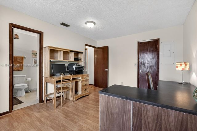 281 NE Greenbrier Ave, Port St. Lucie, FL 34983