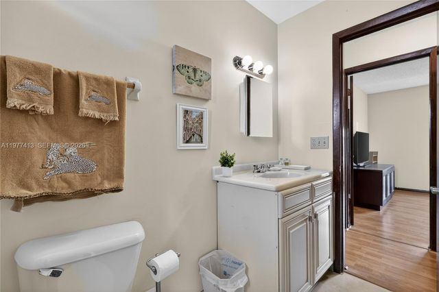 281 NE Greenbrier Ave, Port St. Lucie, FL 34983