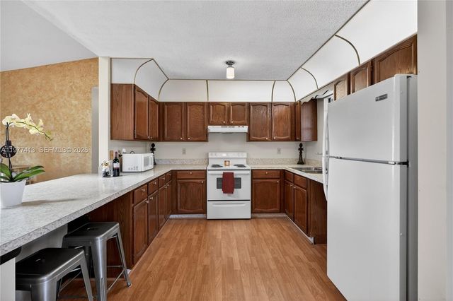 281 NE Greenbrier Ave, Port St. Lucie, FL 34983