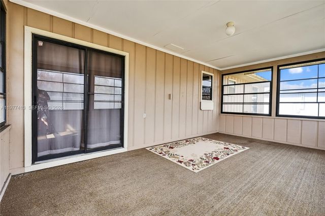 281 NE Greenbrier Ave, Port St. Lucie, FL 34983