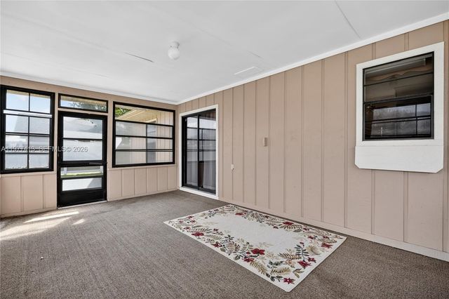 281 NE Greenbrier Ave, Port St. Lucie, FL 34983