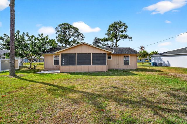 281 NE Greenbrier Ave, Port St. Lucie, FL 34983