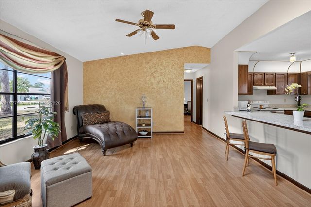 281 NE Greenbrier Ave, Port St. Lucie, FL 34983