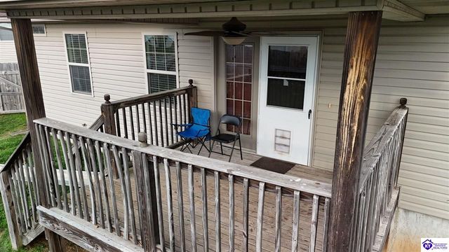 512 Concord Grape Way, Vine Grove, KY 40175