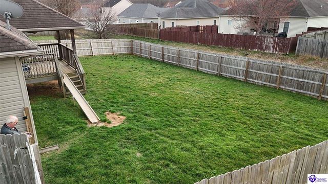 512 Concord Grape Way, Vine Grove, KY 40175