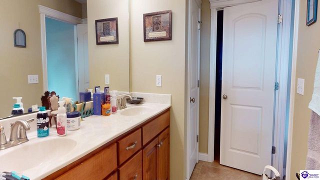 512 Concord Grape Way, Vine Grove, KY 40175