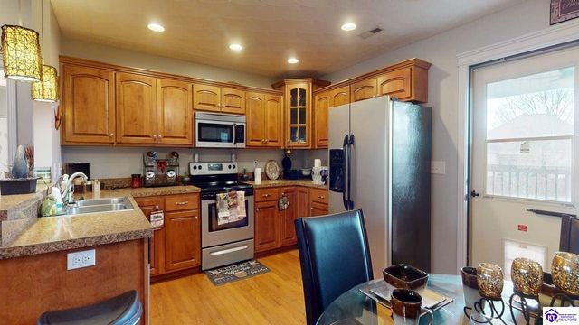 512 Concord Grape Way, Vine Grove, KY 40175