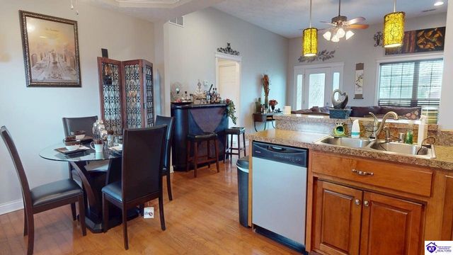 512 Concord Grape Way, Vine Grove, KY 40175