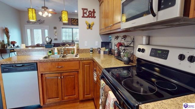 512 Concord Grape Way, Vine Grove, KY 40175