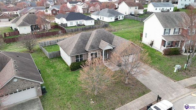 512 Concord Grape Way, Vine Grove, KY 40175