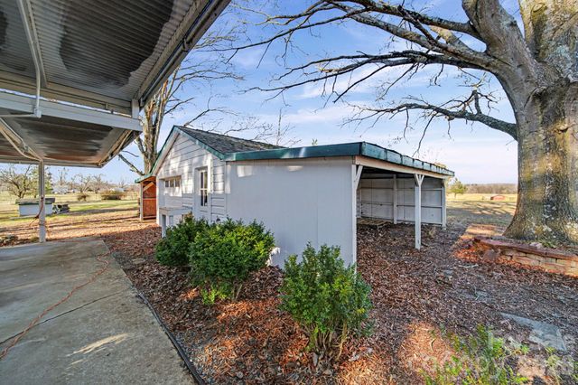 612 Old Dutch Road W, Indian Trail, NC 28079