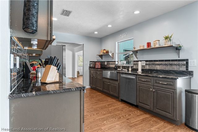 129 Forever Avenue, Lake Placid, FL 33852