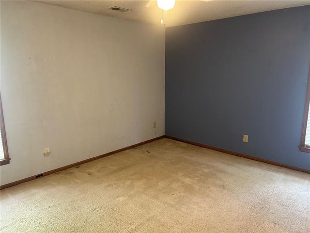 7926 Ditzler Avenue, Raytown, MO 64138