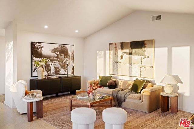 4016 Cumberland Avenue, Los Angeles, CA 90027