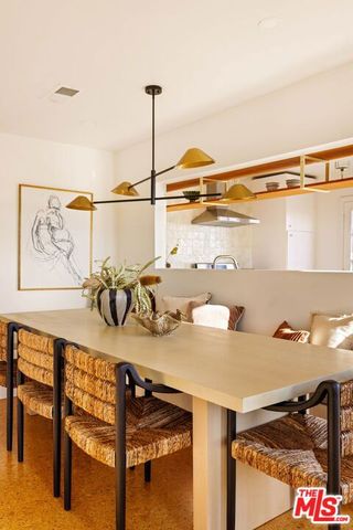 4016 Cumberland Avenue, Los Angeles, CA 90027
