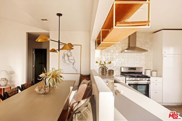 4016 Cumberland Avenue, Los Angeles, CA 90027