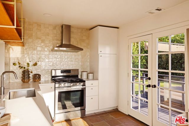 4016 Cumberland Avenue, Los Angeles, CA 90027
