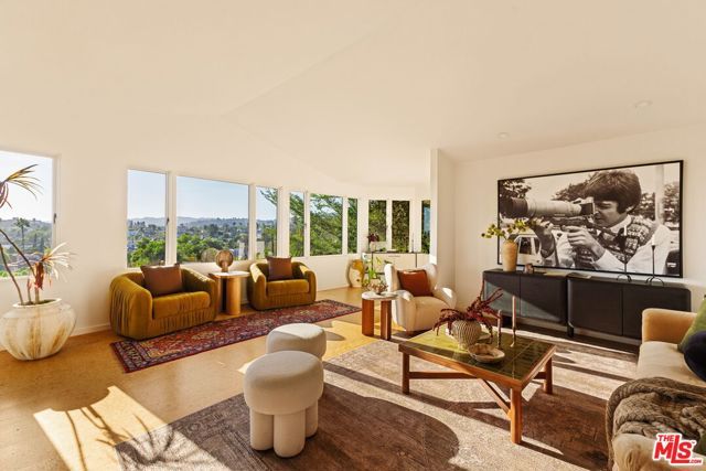 4016 Cumberland Avenue, Los Angeles, CA 90027