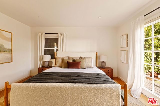 4016 Cumberland Avenue, Los Angeles, CA 90027