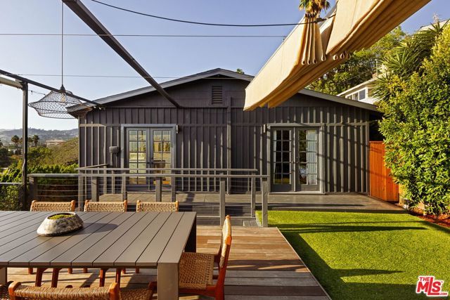 4016 Cumberland Avenue, Los Angeles, CA 90027