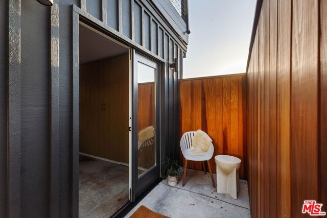 4016 Cumberland Avenue, Los Angeles, CA 90027