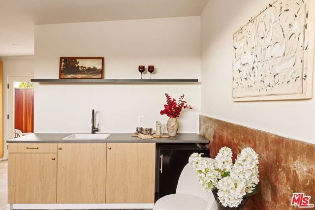 4016 Cumberland Avenue, Los Angeles, CA 90027
