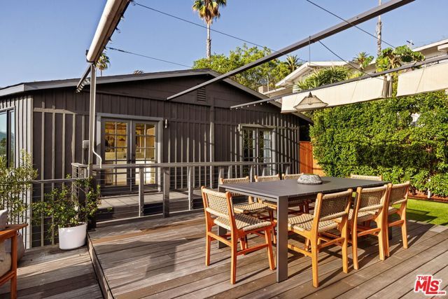 4016 Cumberland Avenue, Los Angeles, CA 90027