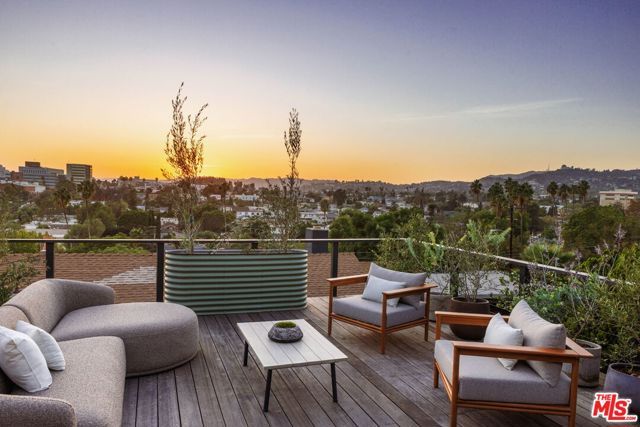 4016 Cumberland Avenue, Los Angeles, CA 90027