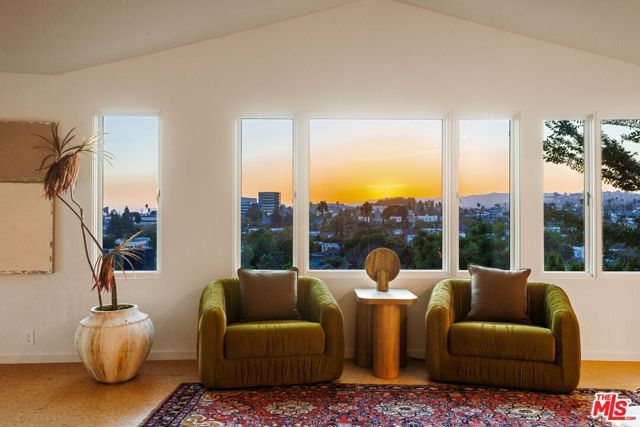 4016 Cumberland Avenue, Los Angeles, CA 90027