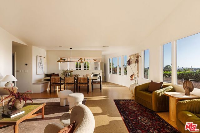 4016 Cumberland Avenue, Los Angeles, CA 90027