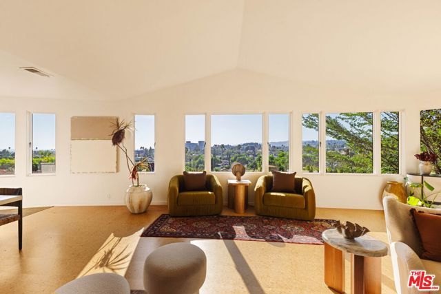 4016 Cumberland Avenue, Los Angeles, CA 90027