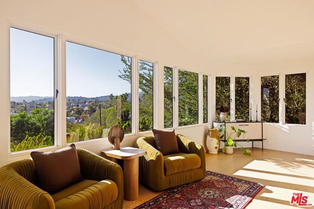 4016 Cumberland Avenue, Los Angeles, CA 90027