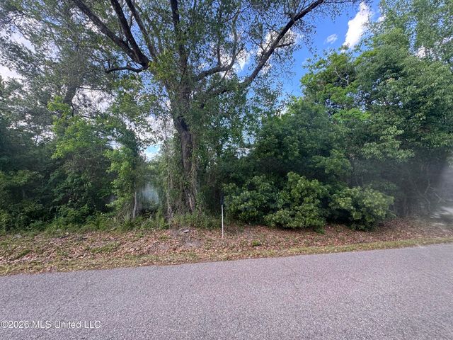 221 Julia Street, Bay Saint Louis, MS 39520