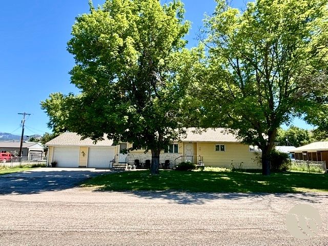 206 E Stanton Street, Plains, MT 59859 property photo