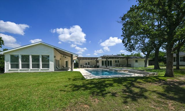 904 Frenchtown Road, Argyle, TX 76226