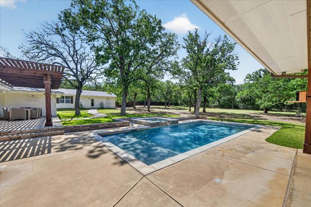 904 Frenchtown Road, Argyle, TX 76226