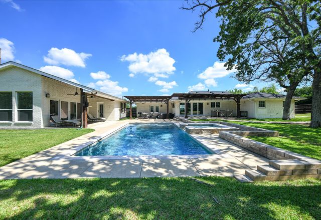 904 Frenchtown Road, Argyle, TX 76226