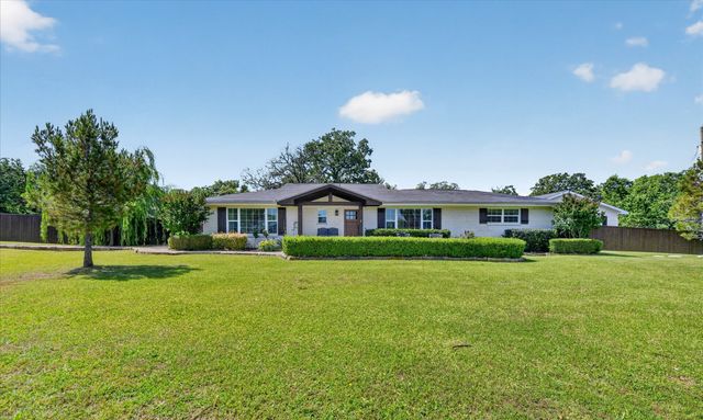 904 Frenchtown Road, Argyle, TX 76226