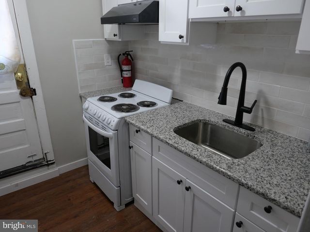 313 HAMPDEN RD, Upper Darby, PA 19082