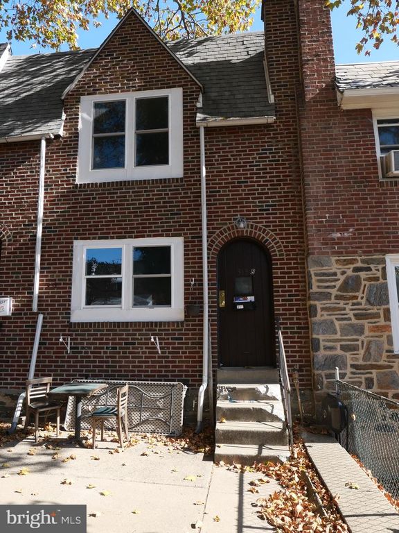313 HAMPDEN RD, Upper Darby, PA 19082