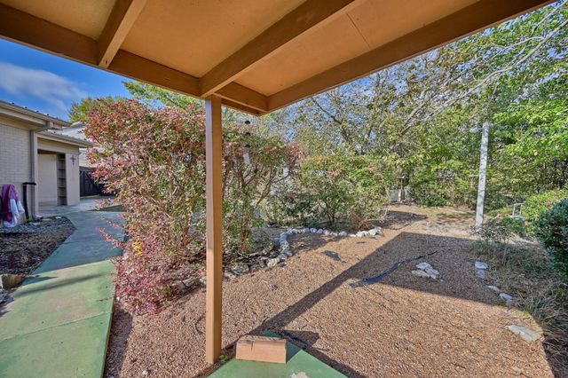 1006 Top Hill Drive, Brenham, TX 77833