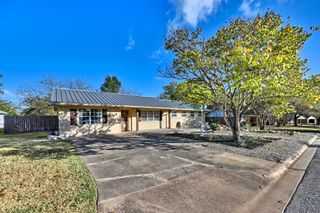 1006 Top Hill Drive, Brenham, TX 77833