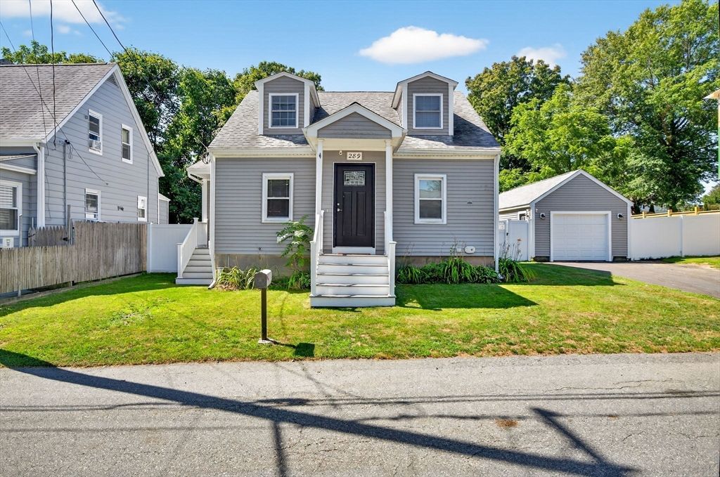 289 Dickinson St, Fall River, MA 02721